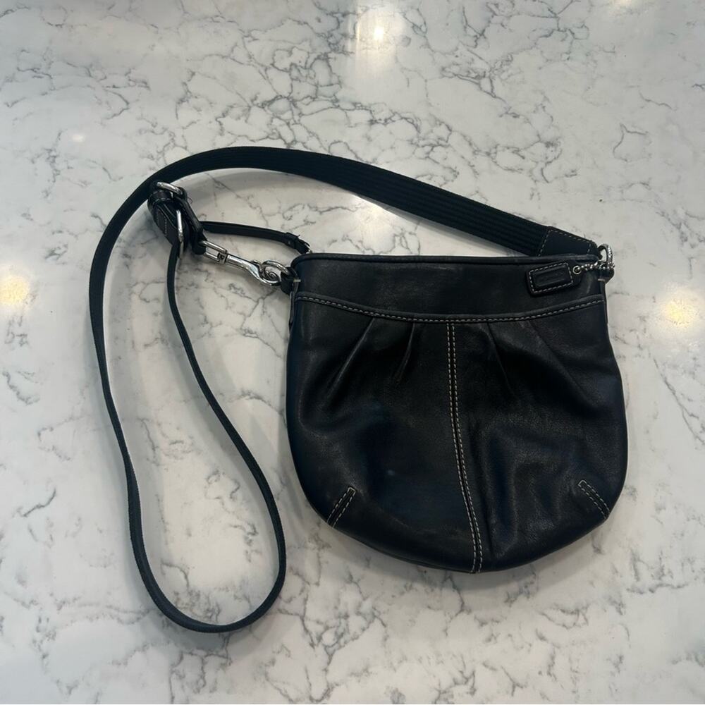 Coach Black Leather Small Crossbody Swingpack SoHo Bag Purse